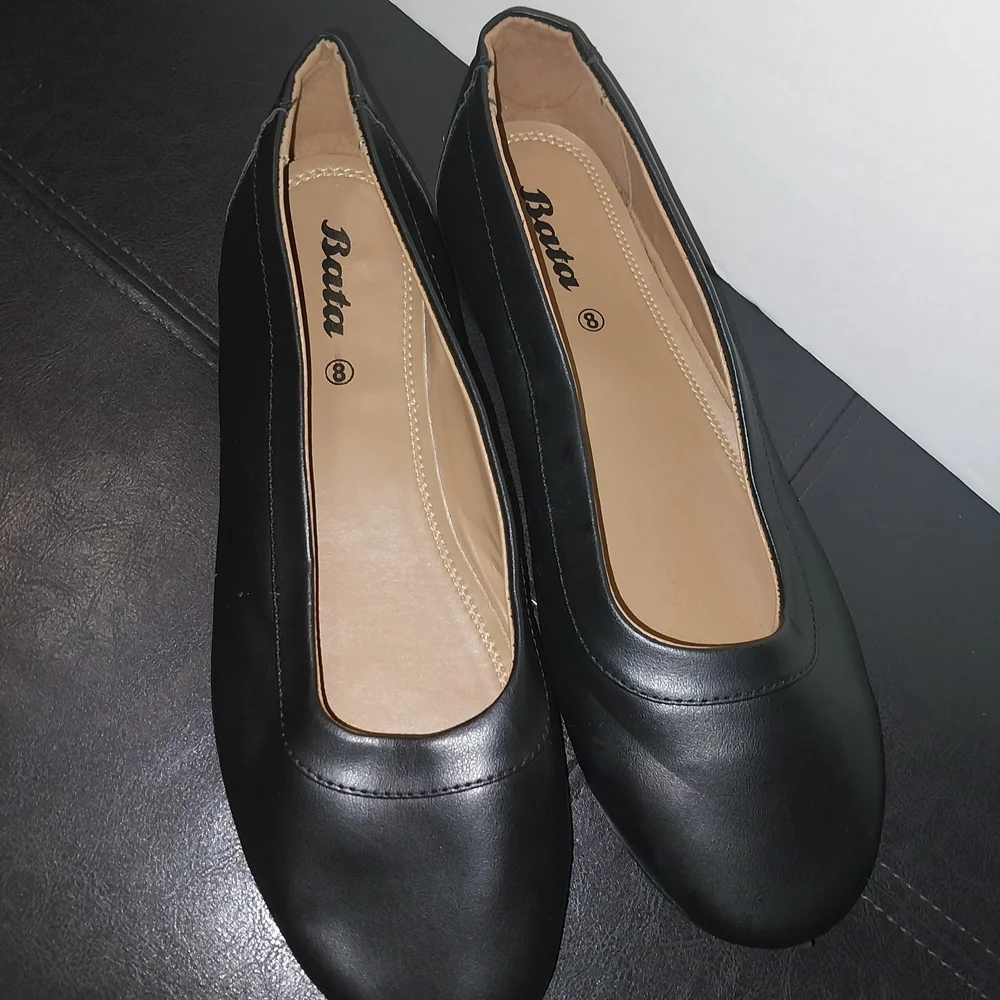 Bata Women's‎ Classic Black Loafers Size 10-US - Picture 14 of 16